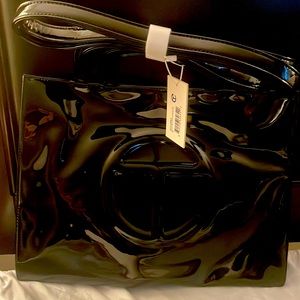 Telfar Medium shopping bag. Black patent leather